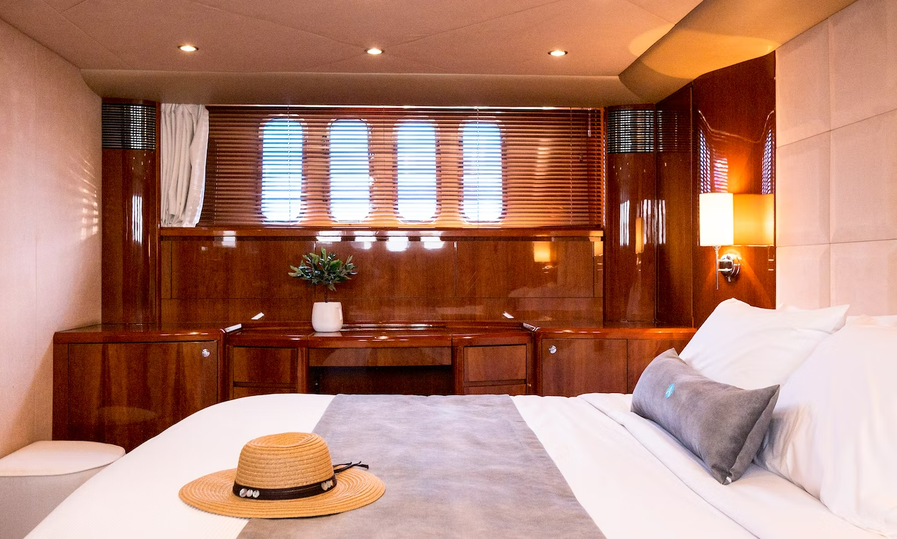 Princess 72 F | Azure