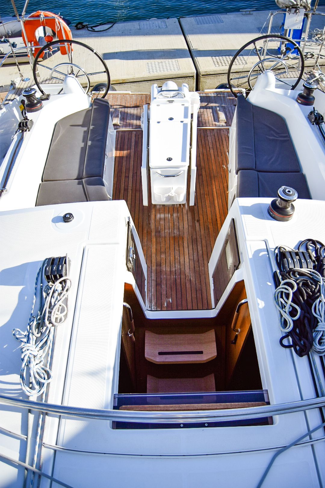 Jeanneau Sun Odyssey 410 | Aegeas