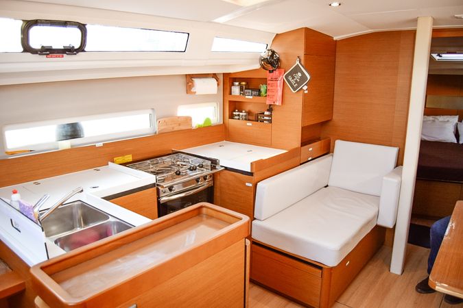 Jeanneau Sun Odyssey 410 | Aegeas
