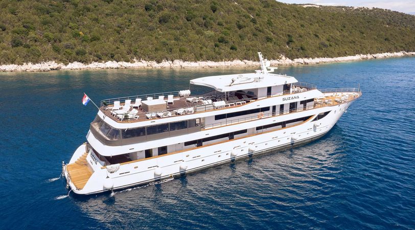 Custom Built 157 | Suzana