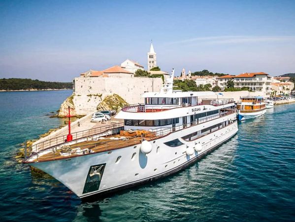 Custom Built 157 | Suzana