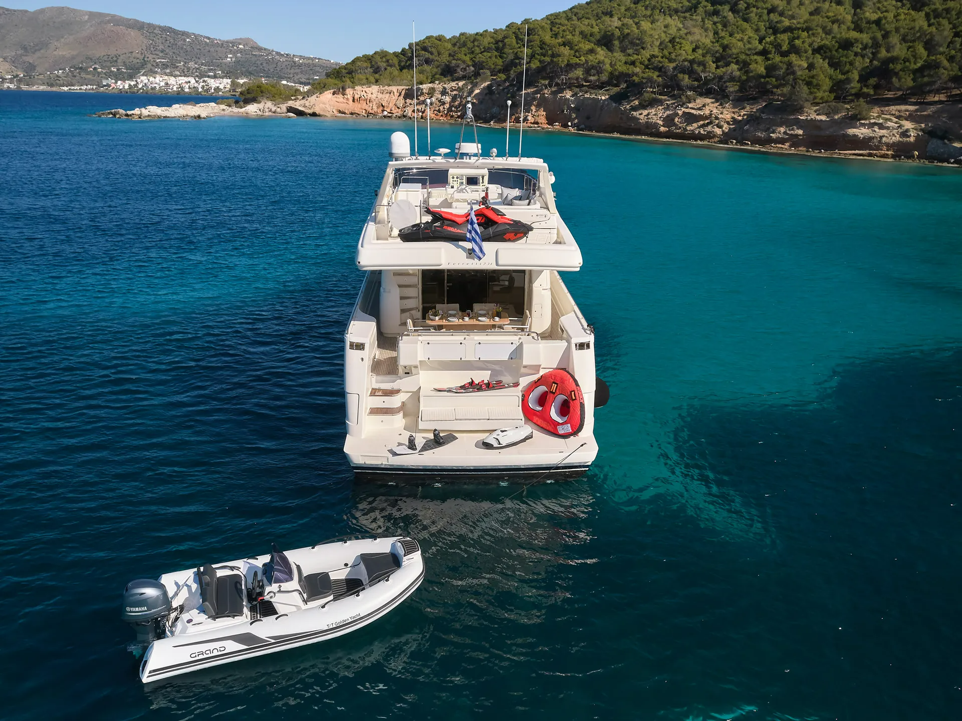 Ferretti 75 | Golden Yacht