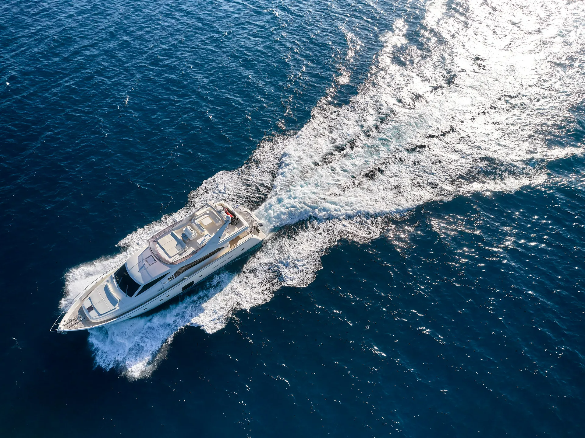 Ferretti 75 | Golden Yacht