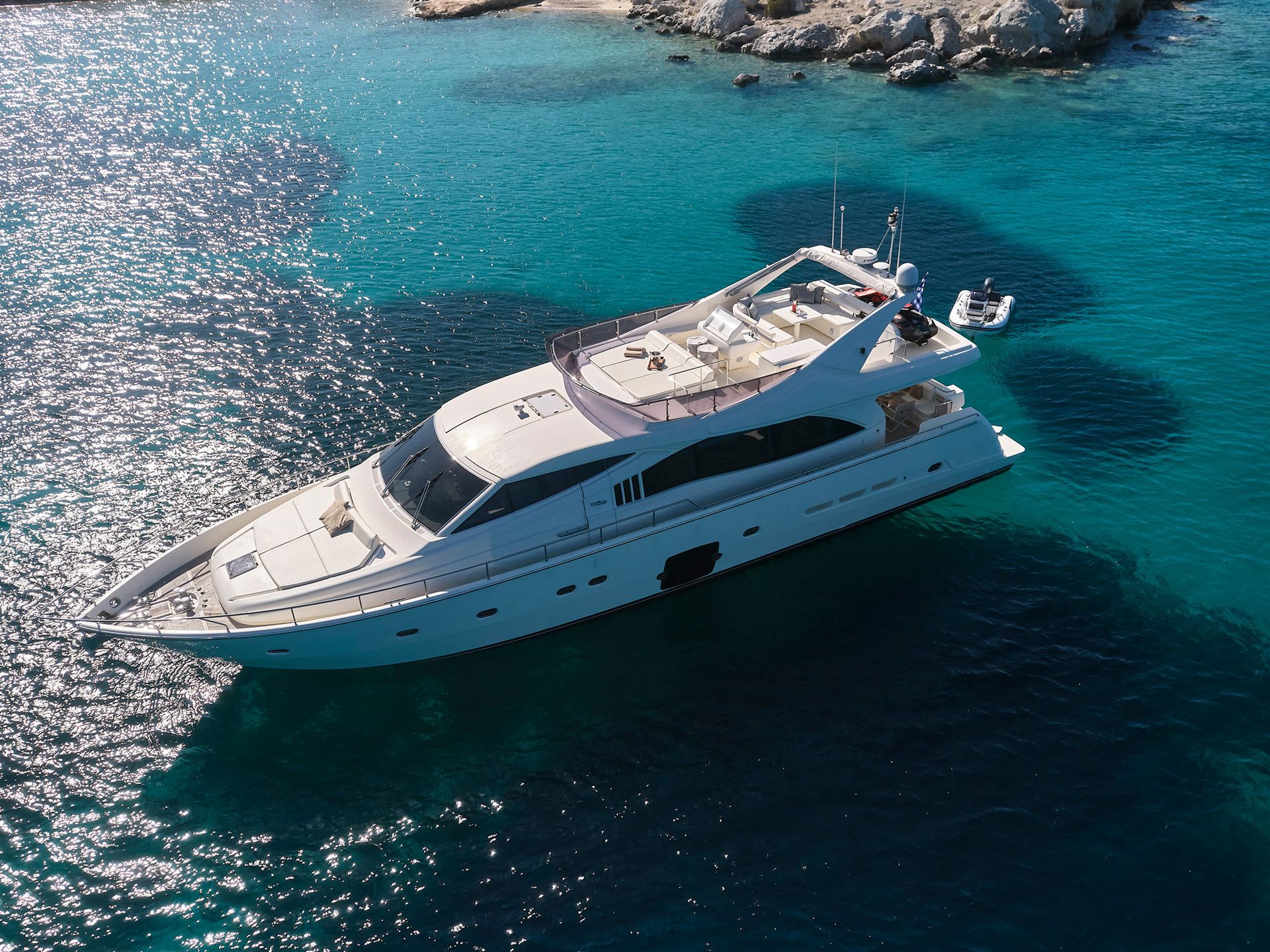 Ferretti 75 | Golden Yacht