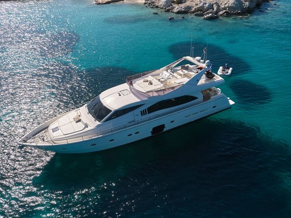 Ferretti 75 | Golden Yacht