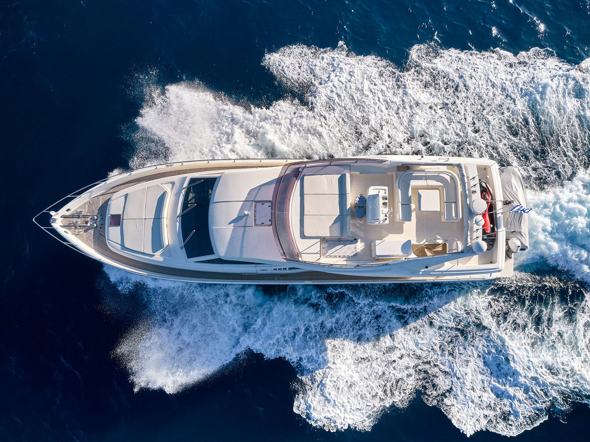 Ferretti 75 | Golden Yacht