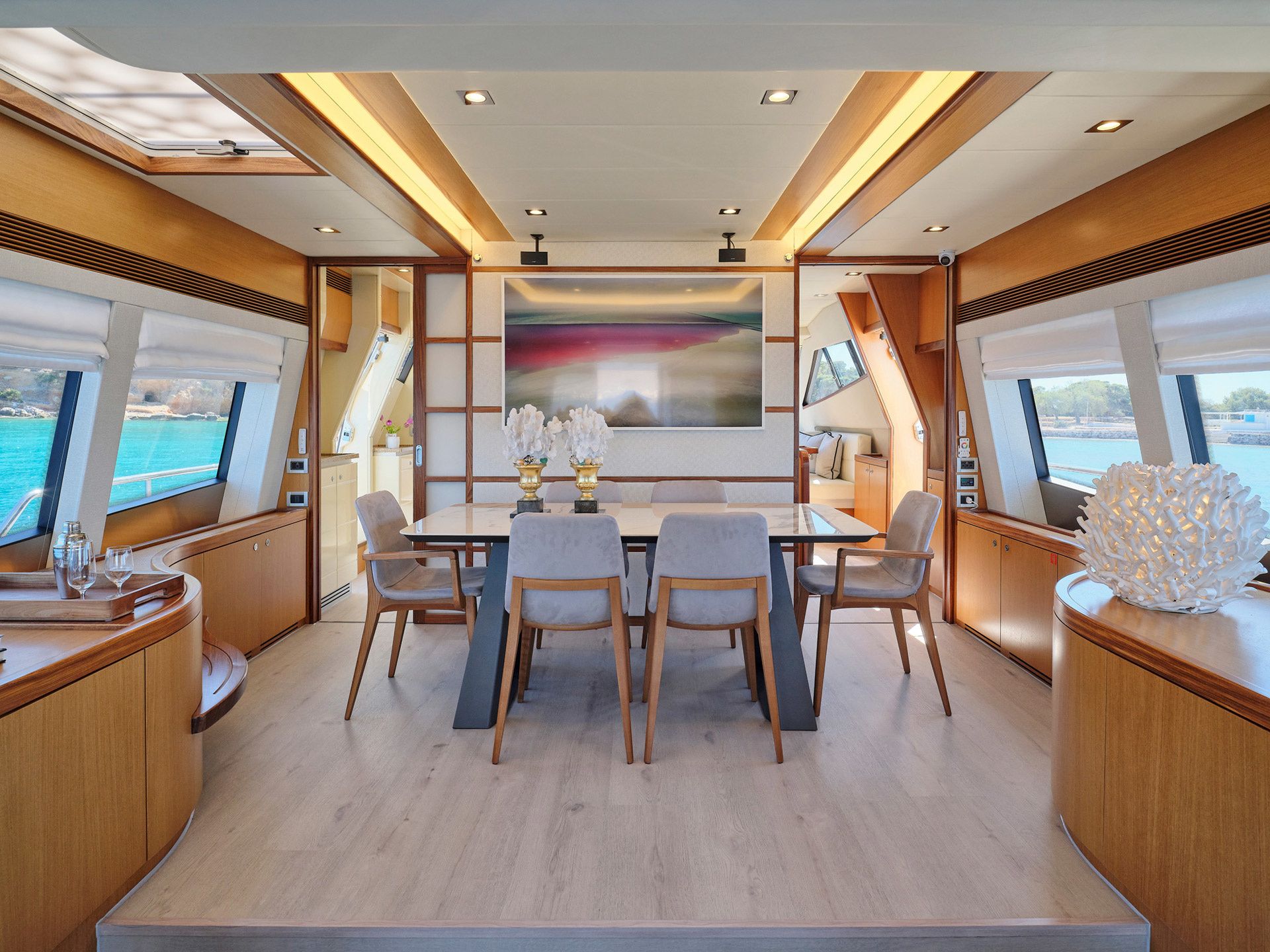 Ferretti 75 | Golden Yacht