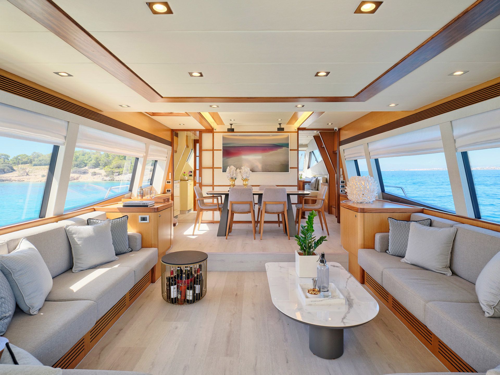 Ferretti 75 | Golden Yacht