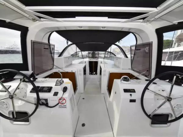 Jeanneau Sun Loft 47 | New Horizons 2