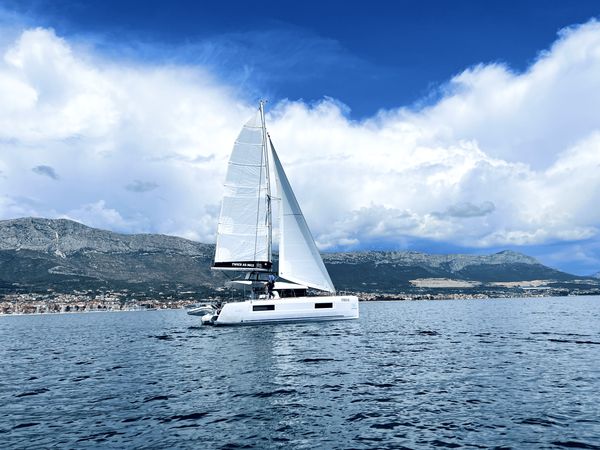 Lagoon 40 | Twice as nice