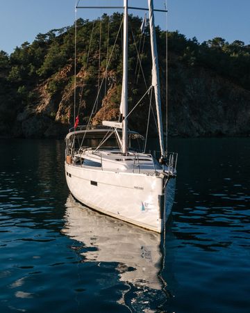 Bavaria Cruiser 46 | White Cloud