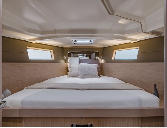 Beneteau Oceanis 40.1 | Moorings 22