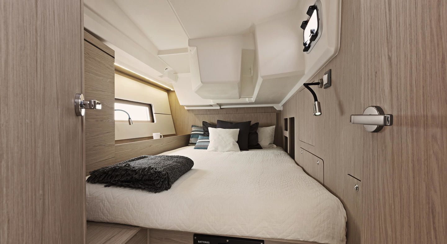 Beneteau Oceanis 46.1 | Moorings 22