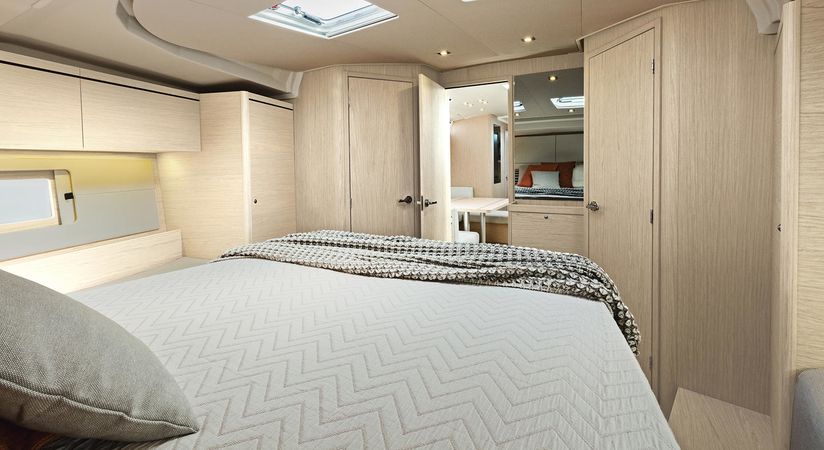 Beneteau Oceanis 51.1 | Moorings 22