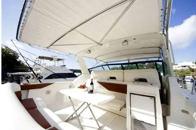 Tiara 3500 Express | Sugar