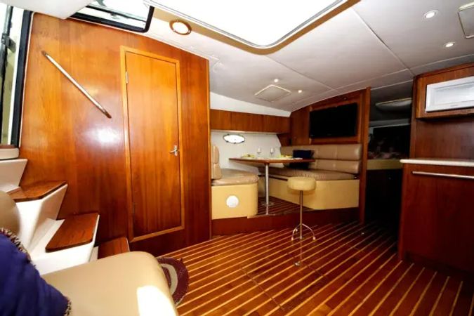 Tiara 3500 Express | Sugar