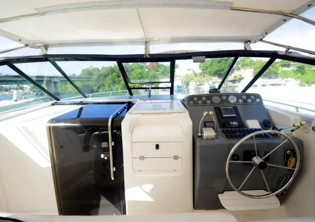 Tiara 3500 Express | Sugar