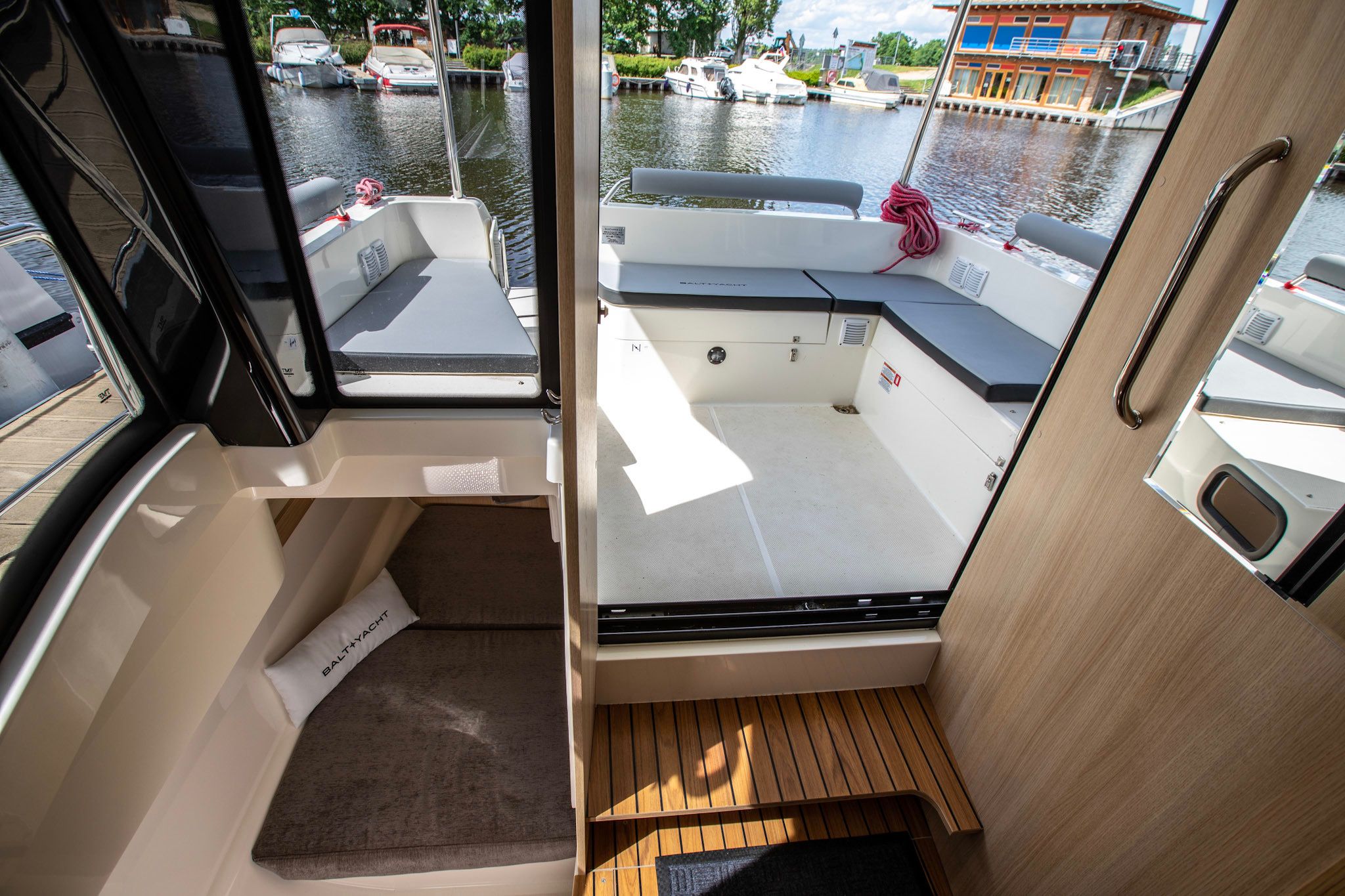 Sun Camper 35 Flybridge | Eva