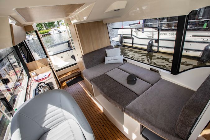Sun Camper 35 Flybridge | Eva