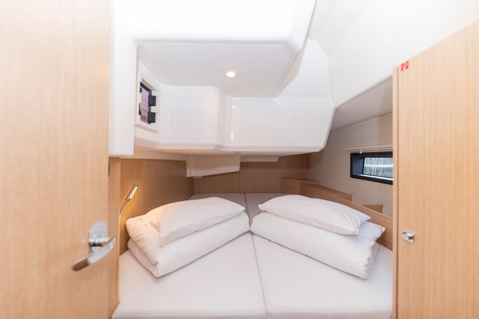 Bavaria C42 | Maraschino