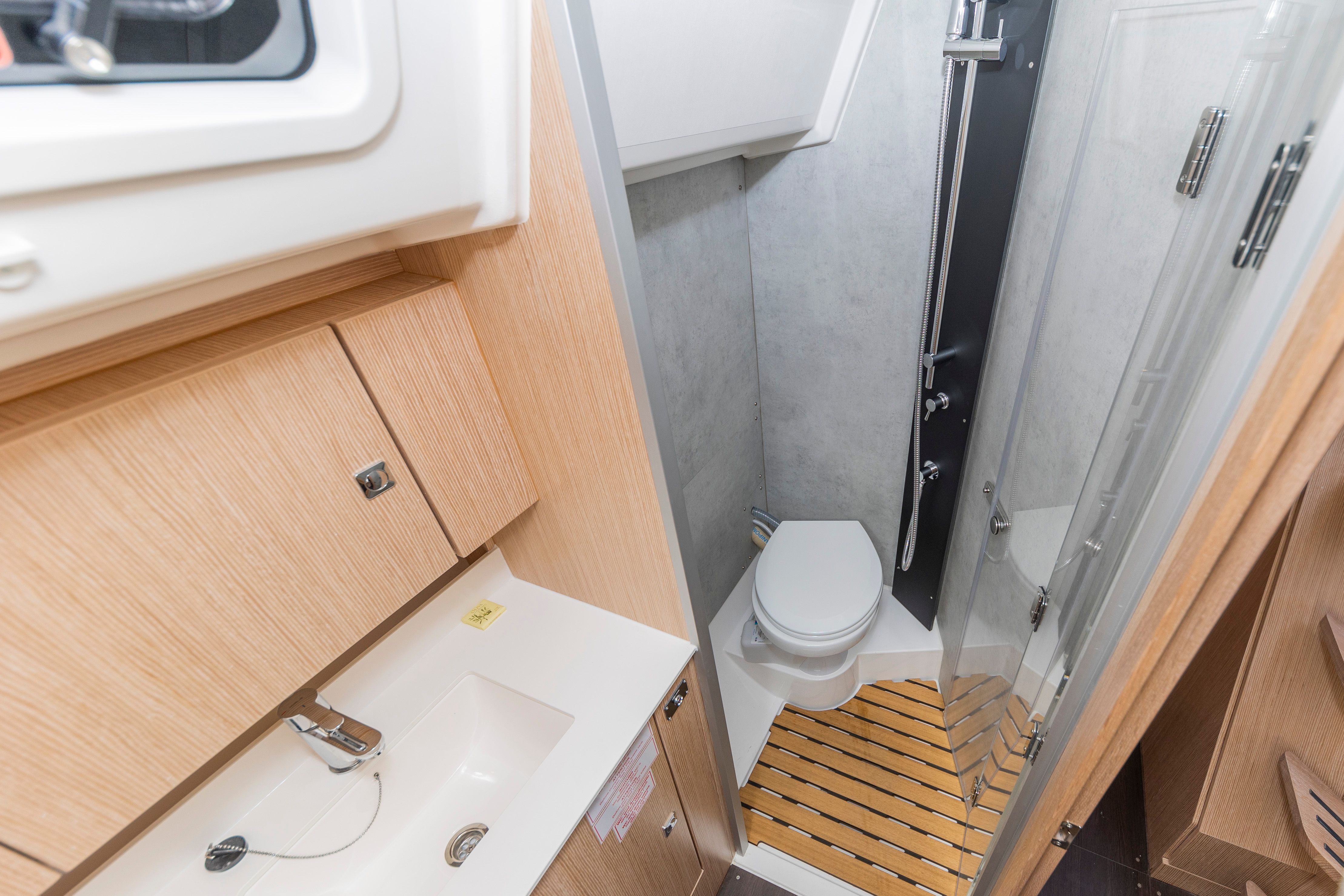 Bavaria C42 | Maraschino