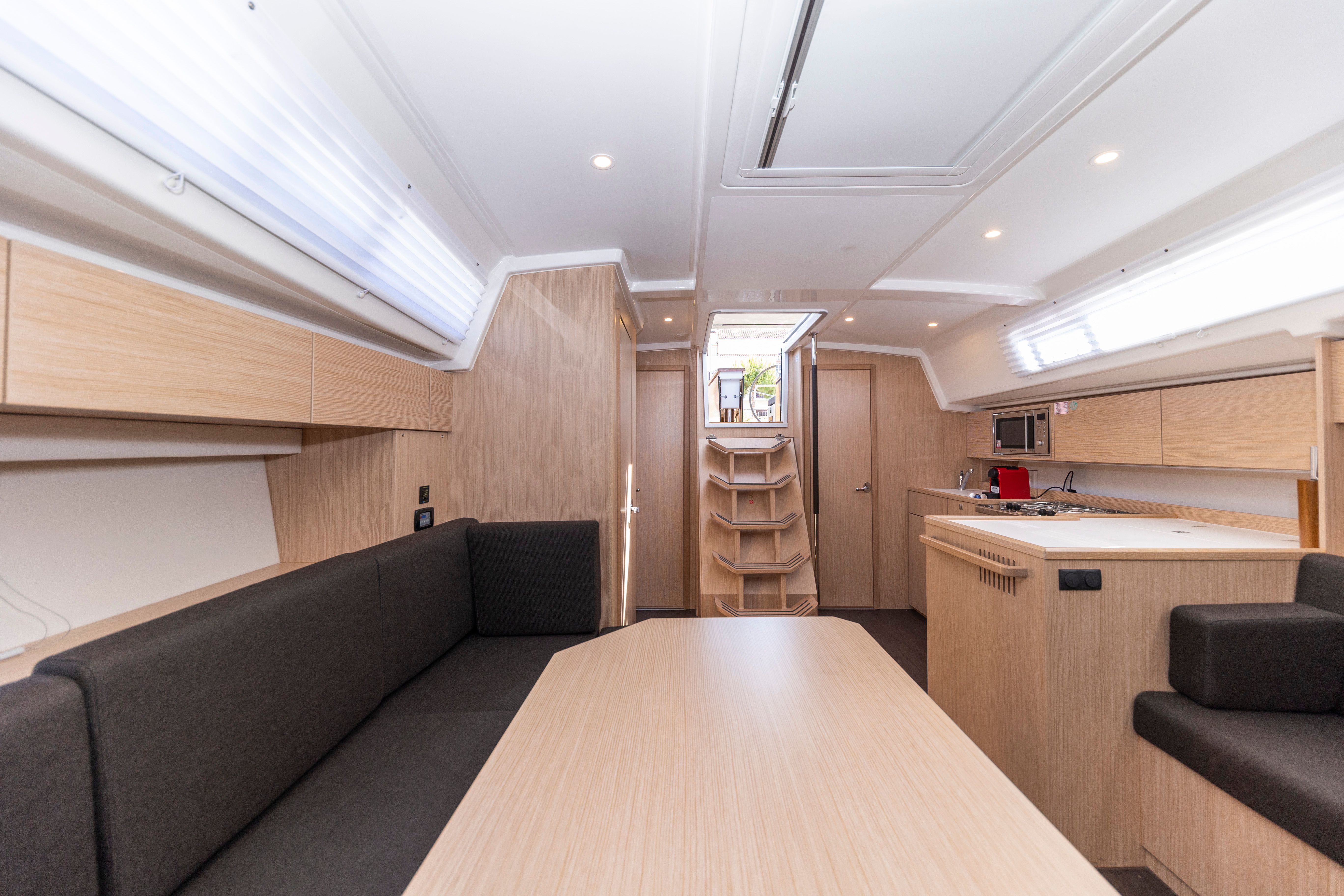 Bavaria C42 | Maraschino