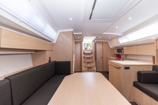 Bavaria C42 | Maraschino