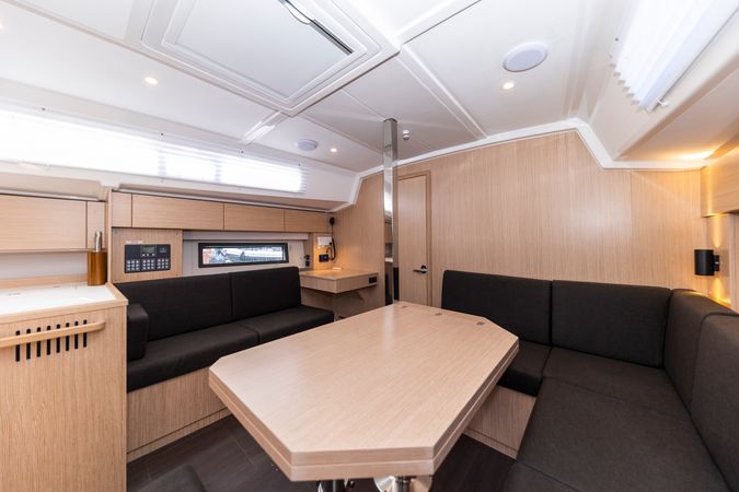 Bavaria C42 | Maraschino