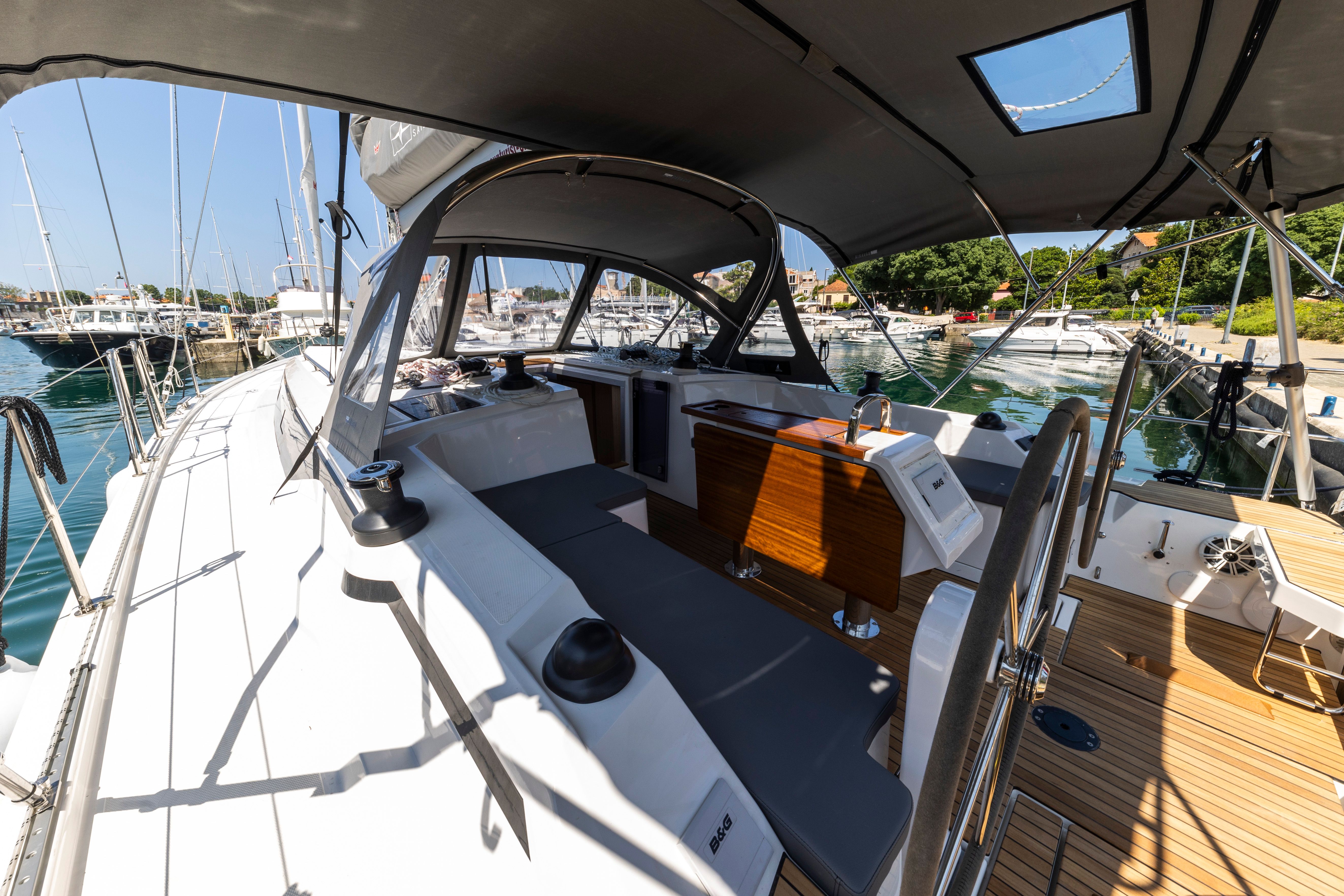 Bavaria C42 | Maraschino