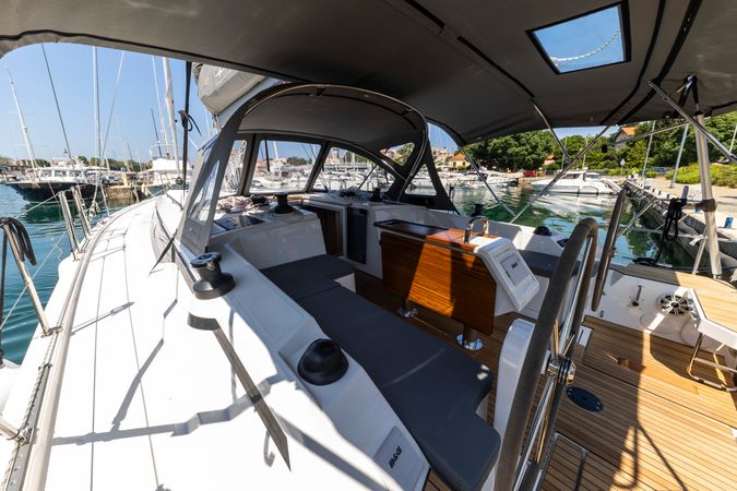 Bavaria C42 | Maraschino