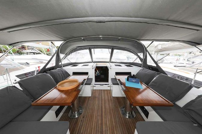 Bavaria C50 | Granat