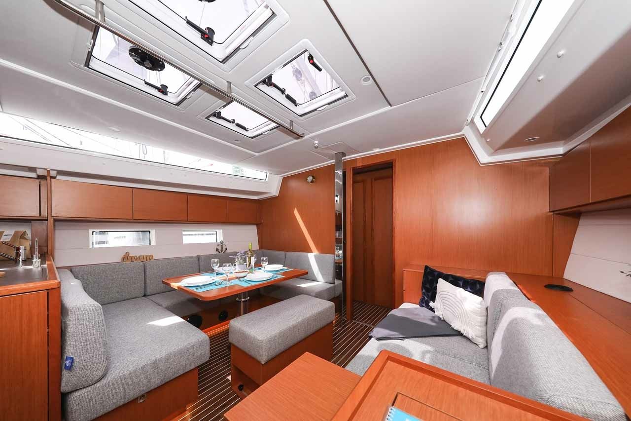 Bavaria C50 | Granat