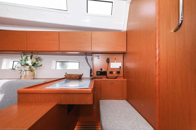 Bavaria C50 | Granat