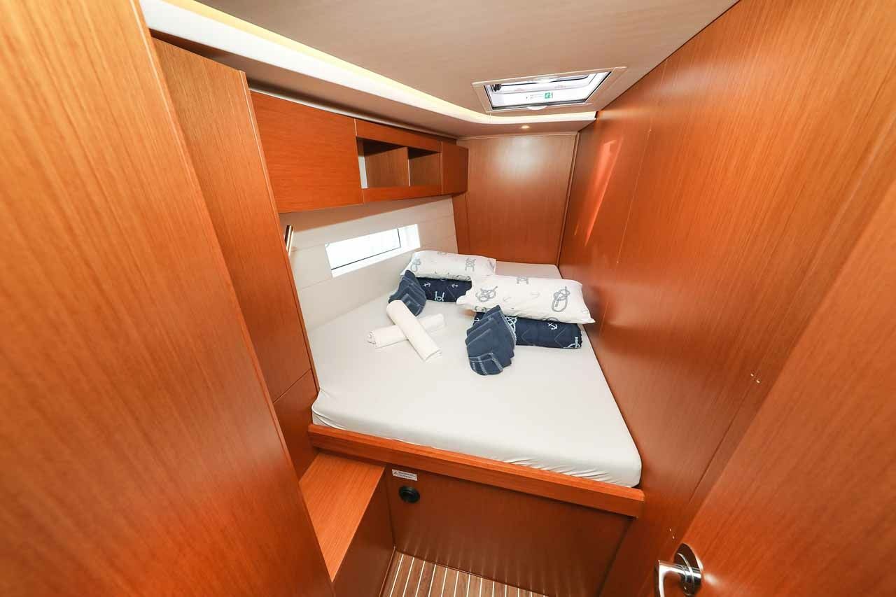 Bavaria C50 | Granat