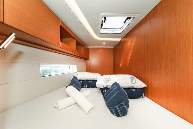 Bavaria C50 | Granat