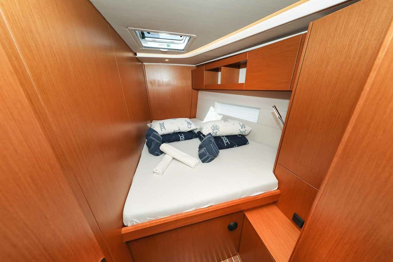 Bavaria C50 | Granat