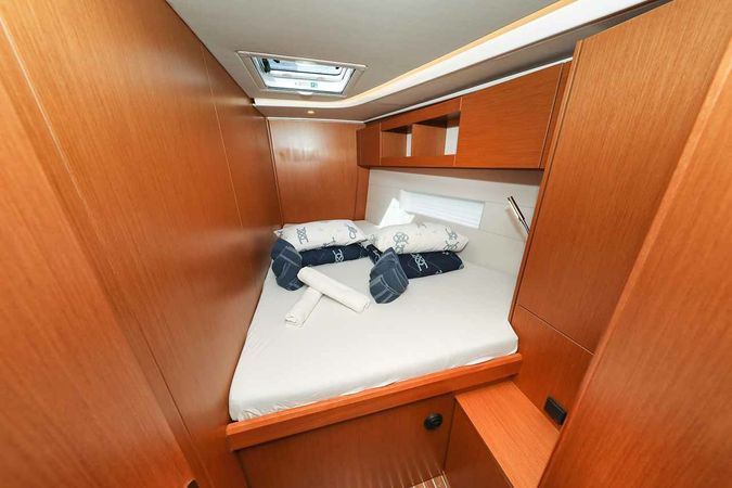 Bavaria C50 | Granat