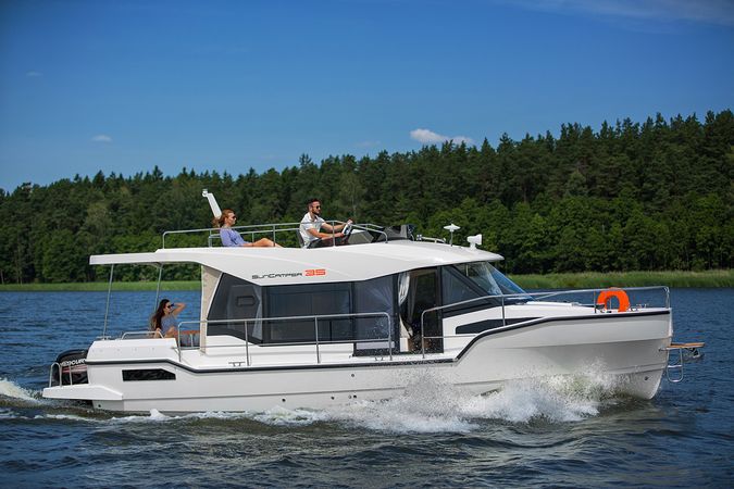 Sun Camper 35 Flybridge | Santia