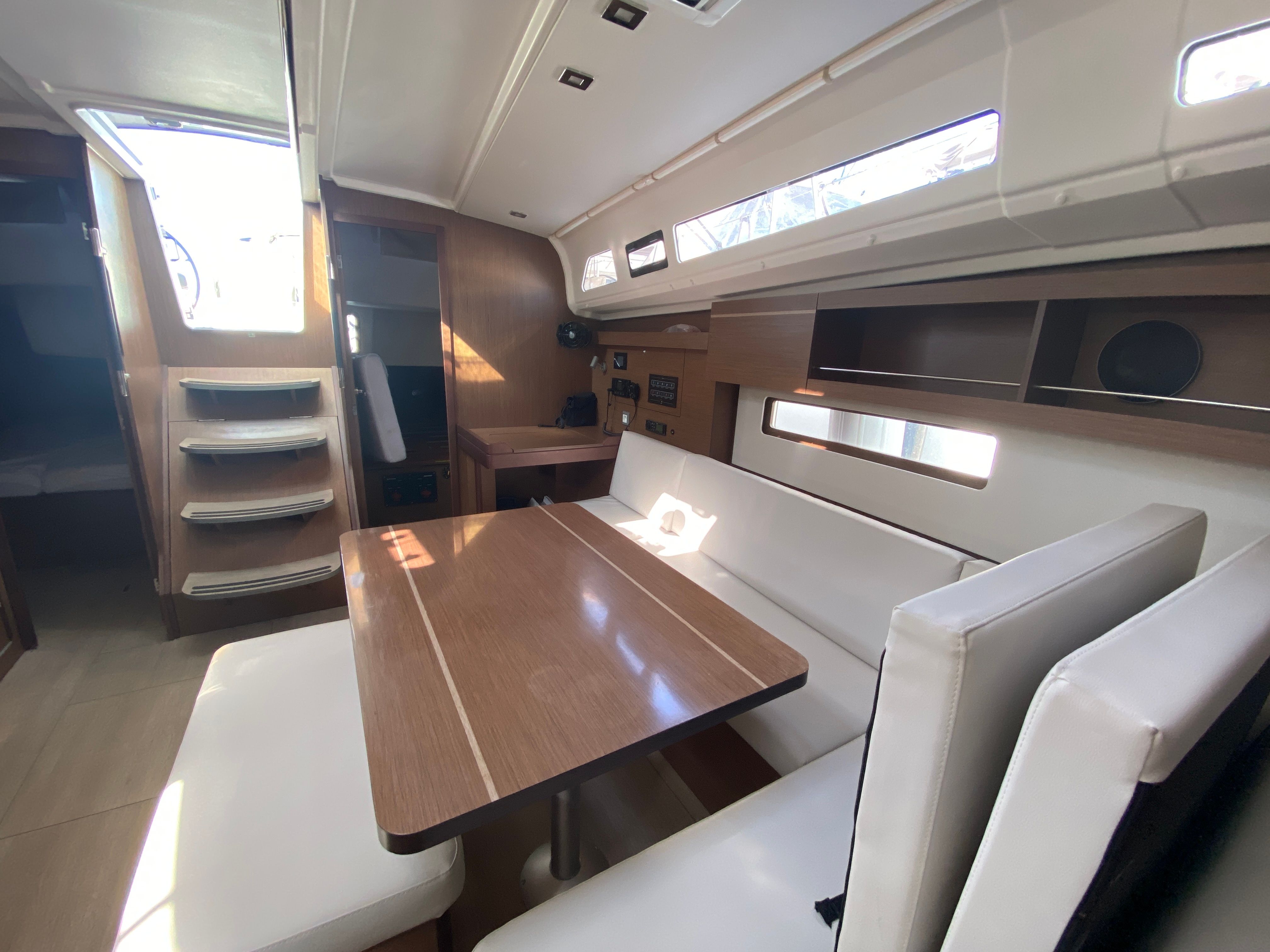 Beneteau Oceanis 40.1 | Vienna Nano