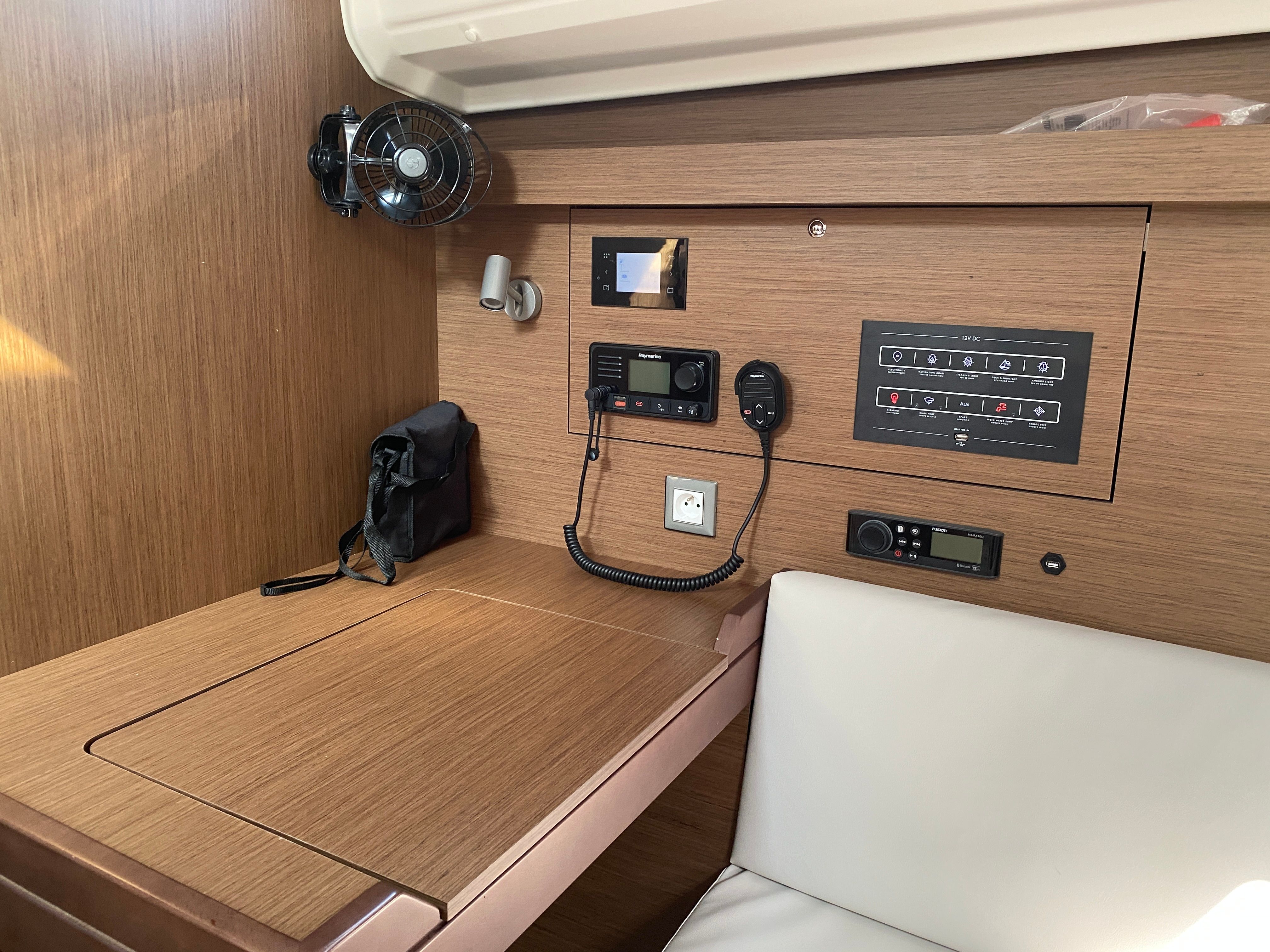 Beneteau Oceanis 40.1 | Vienna Nano