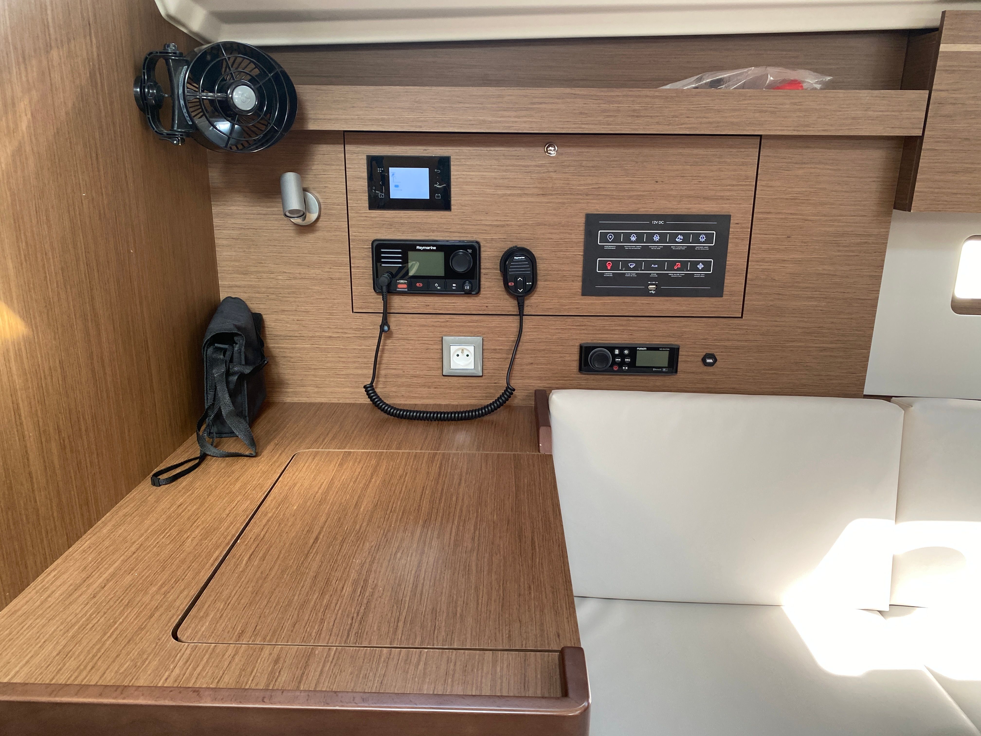 Beneteau Oceanis 40.1 | Vienna Nano