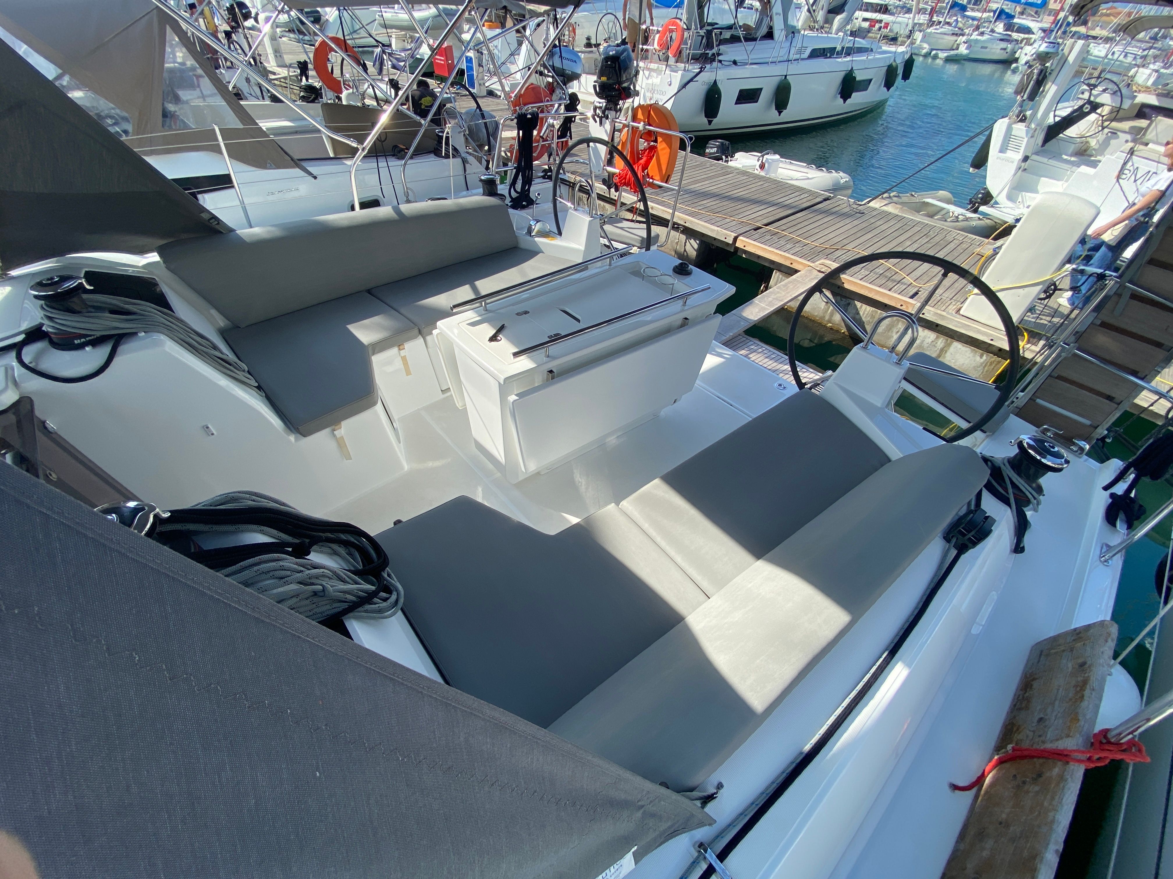 Beneteau Oceanis 40.1 | Vienna Nano
