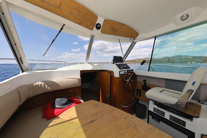 Ocqueteau Timonier 715 | Custom Refit 2022