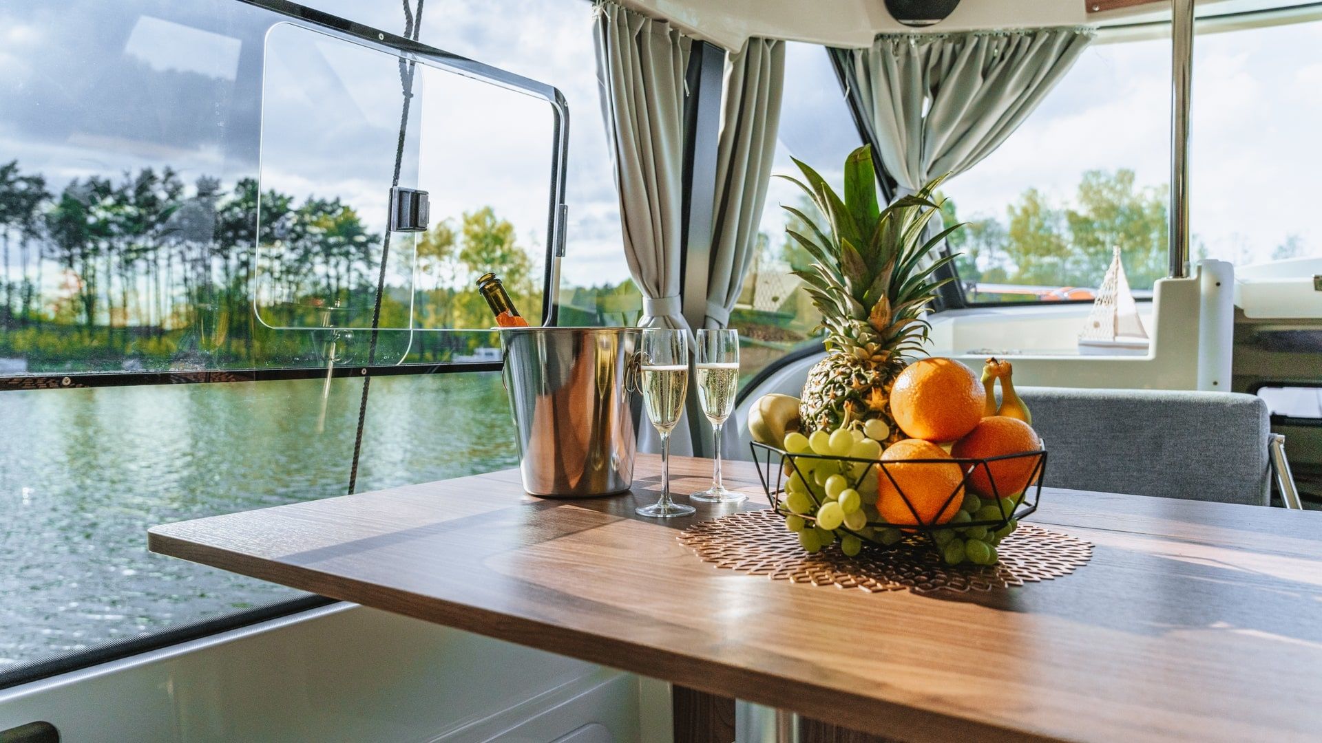 Delphia Escape 1150V | Dominika