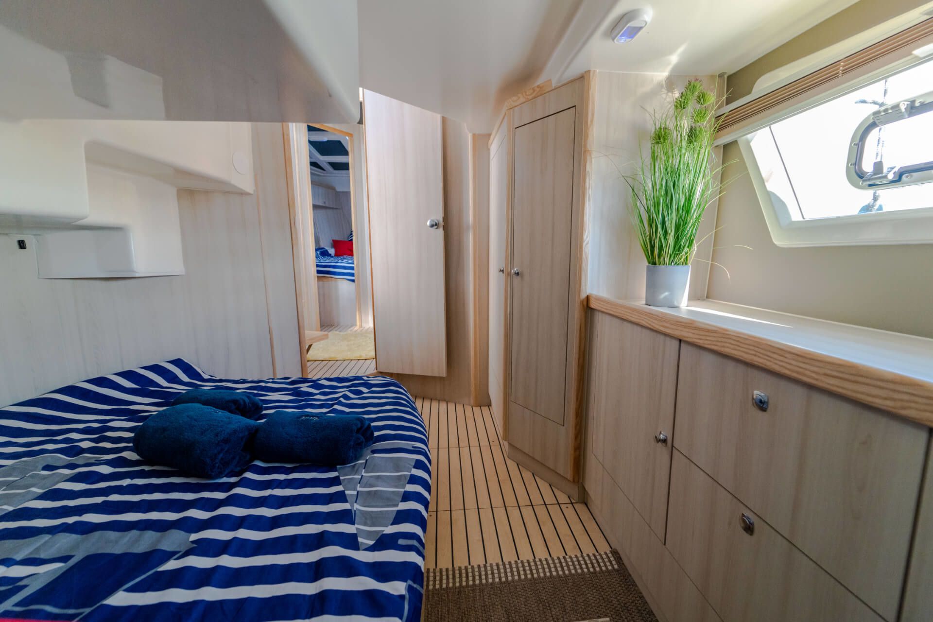 Delphia Escape 1150V | Dominika