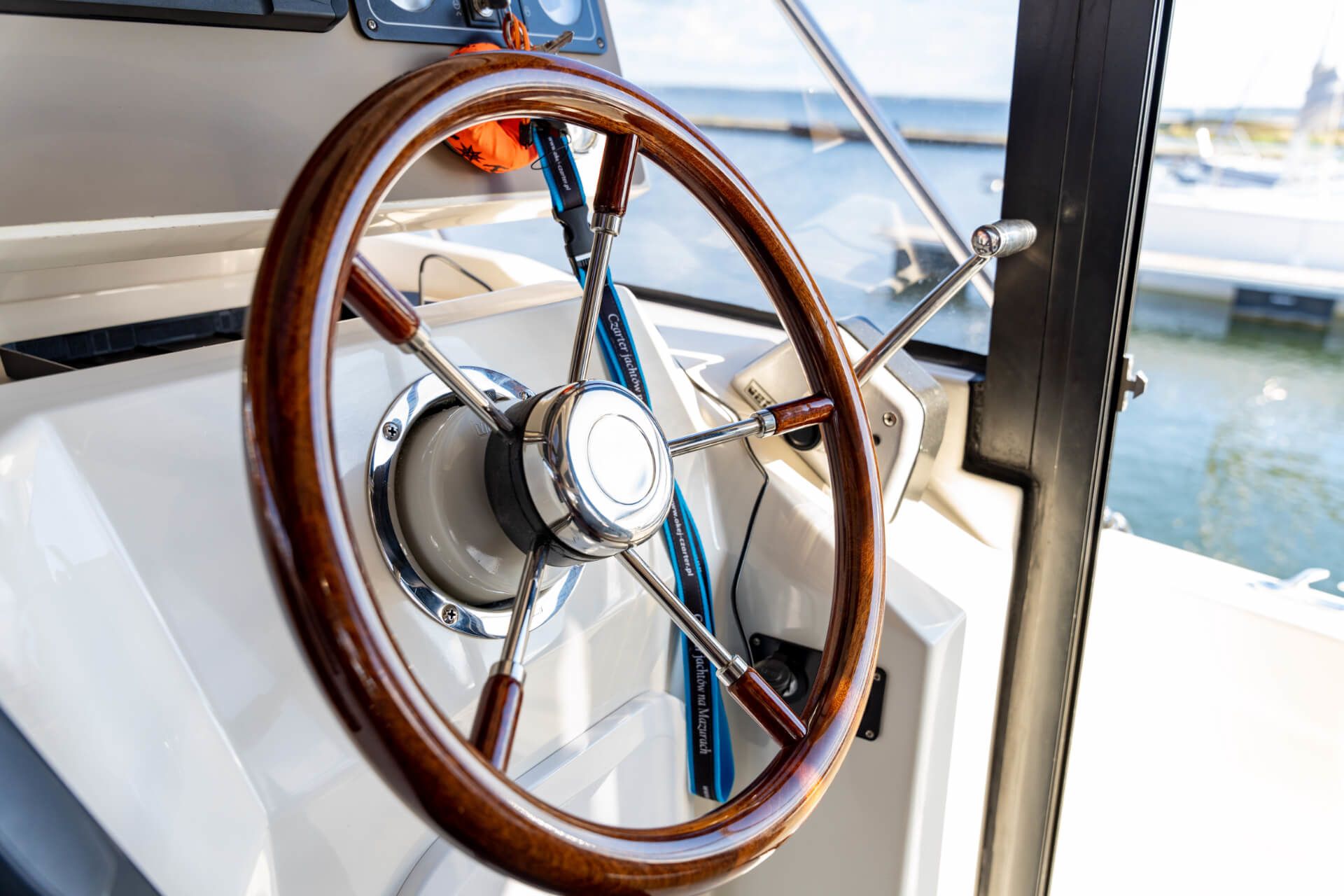 Delphia Escape 1150V | Dominika