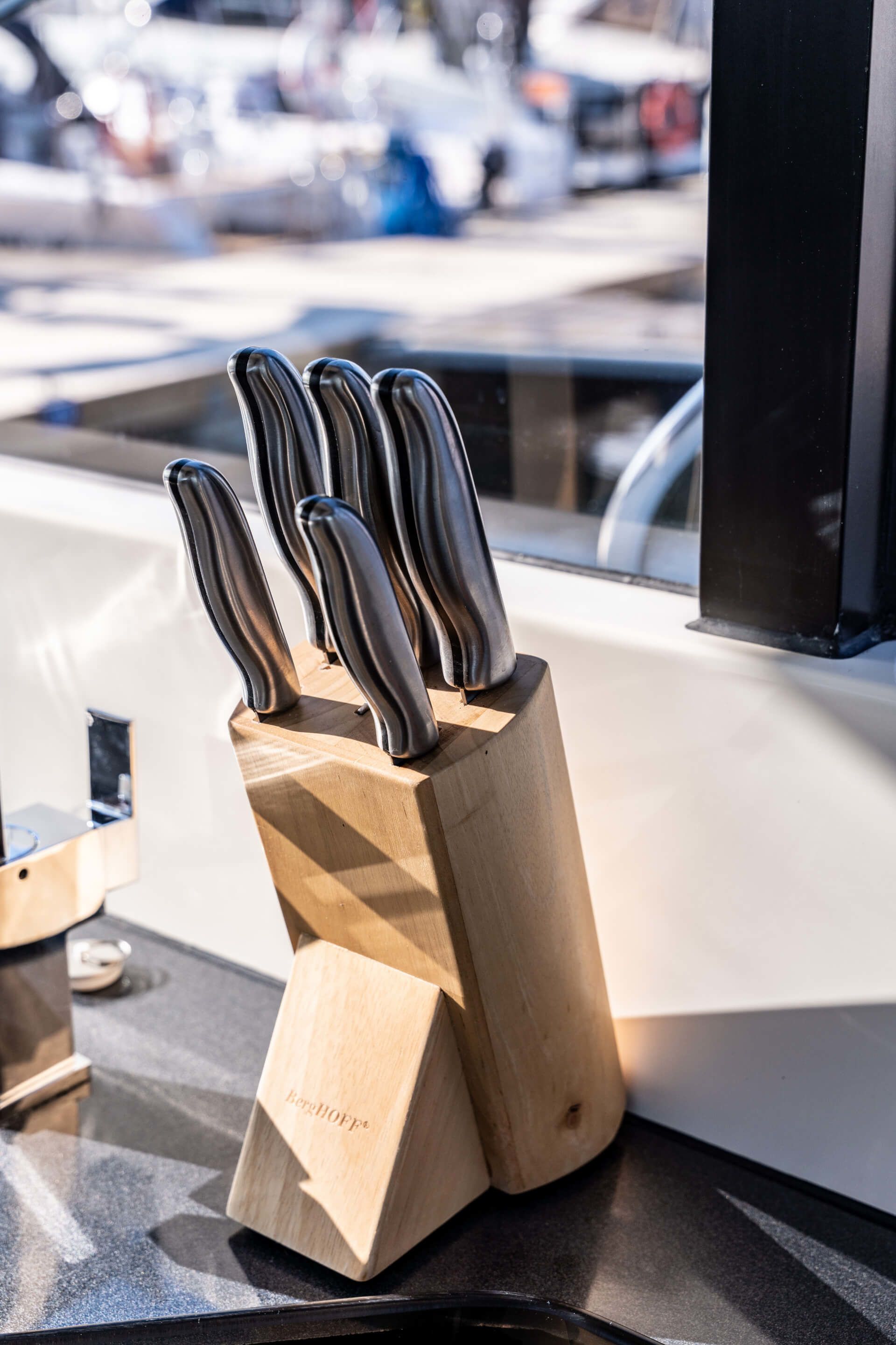 Delphia Escape 1150V | Dominika