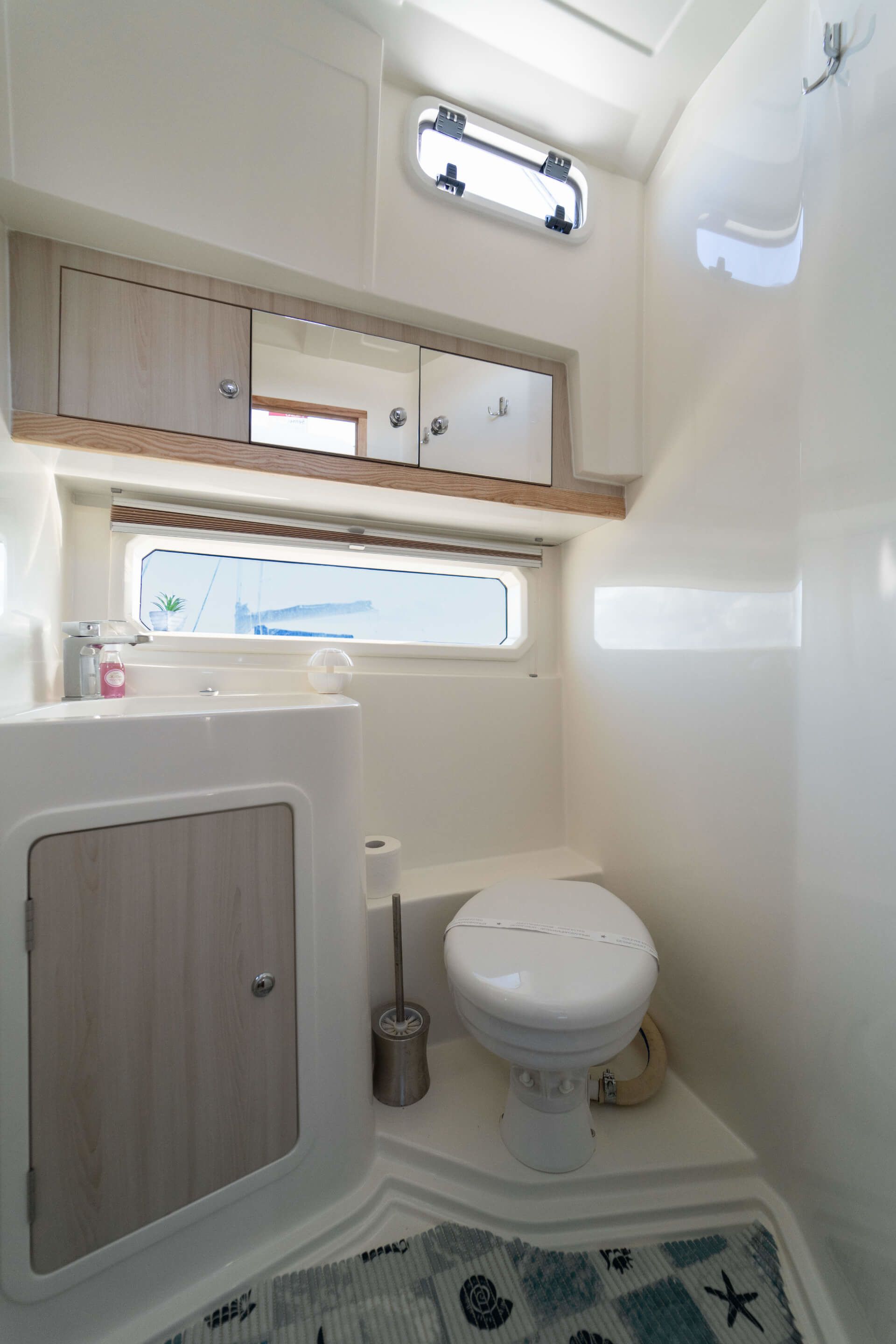 Delphia Escape 1150V | Dominika