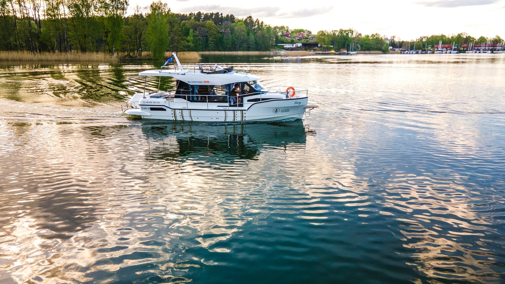 Sun Camper 35 Flybridge | Lucy