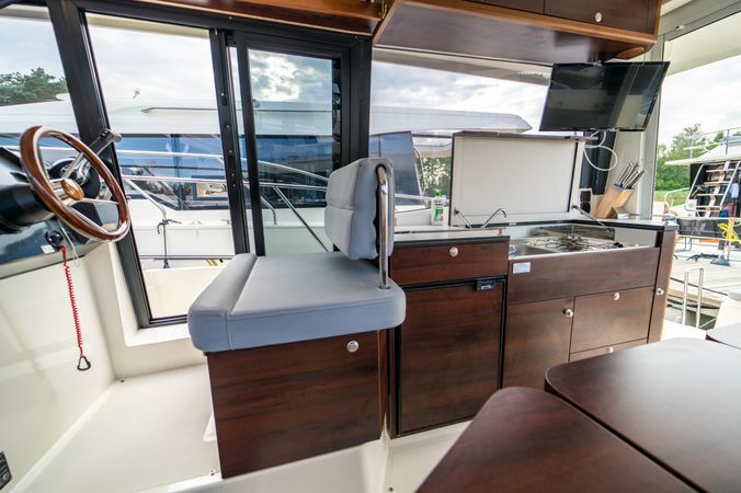 Platinum 989 | Platinum